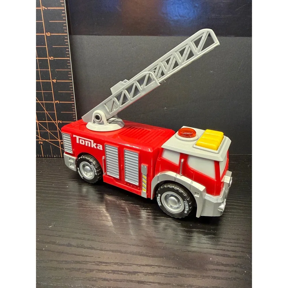 Tonka Mighty Fleet Fire Truck Red Silver Lights and Sounds Extending Ladder Toy